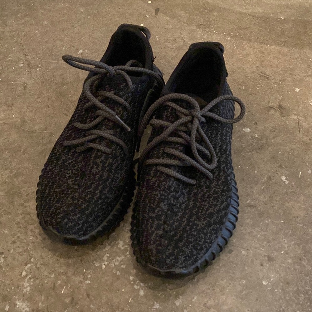 Black Adidas Yeezy Boost 350